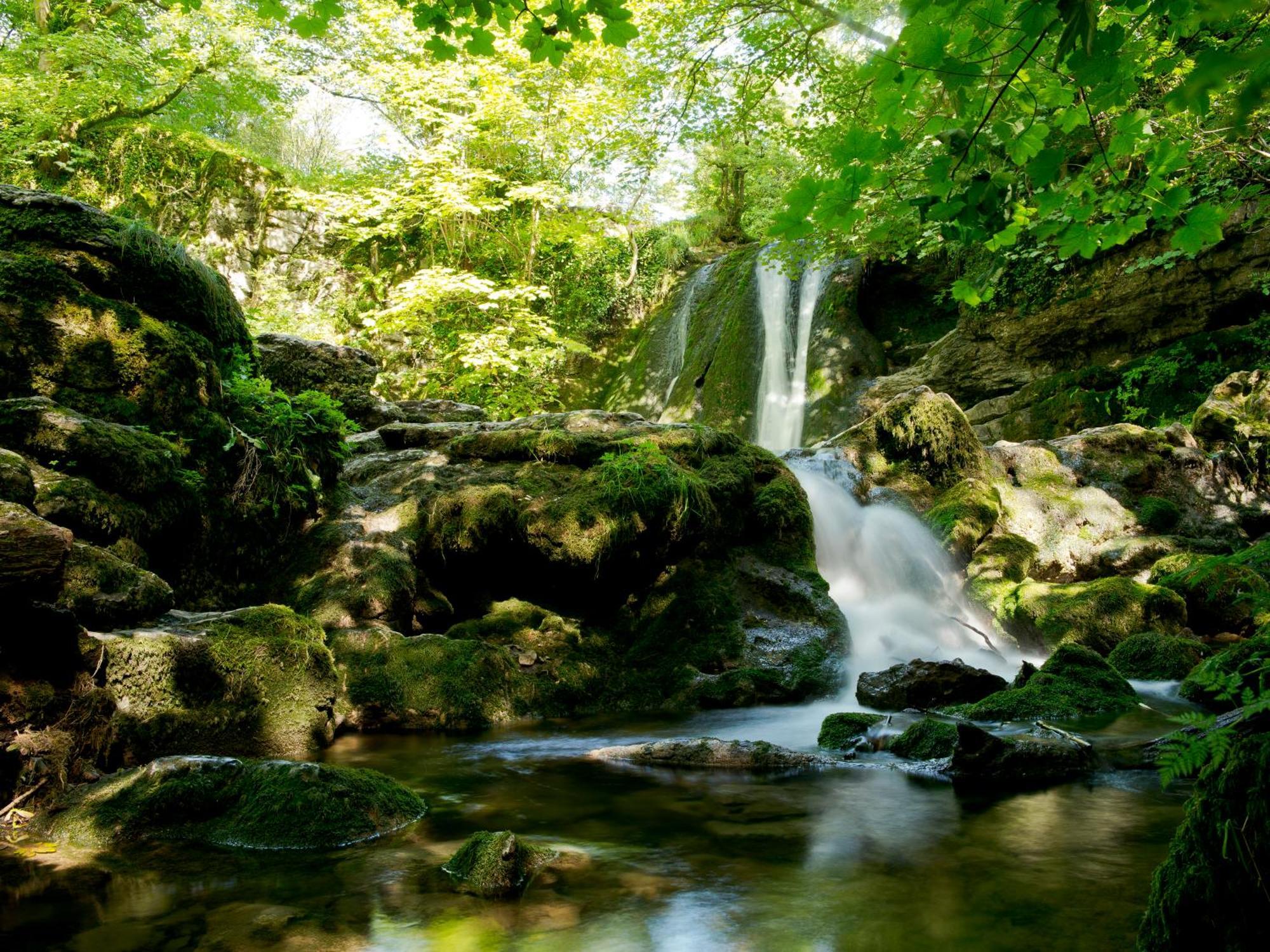 A Pousada Yha Malham Exterior foto